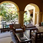 Charming Colonial Home With Pool, Walled City
