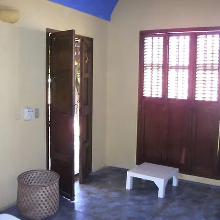 Charming Colonial With Pool, Walled Сasa de vacaciones *