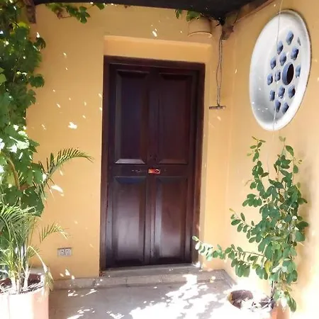 Charming Colonial With Pool, Walled Сasa de vacaciones *